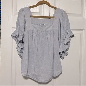 Adorable ruffle sleeve top